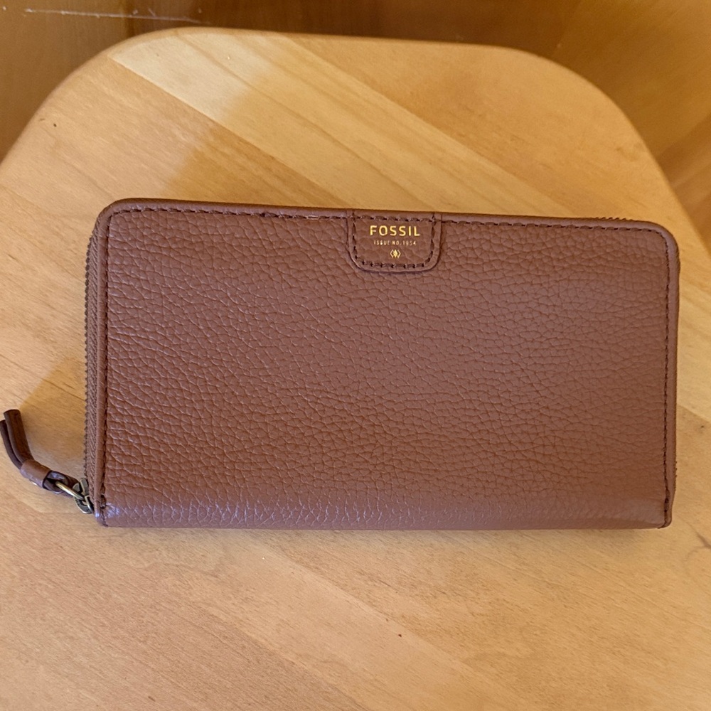 Zippy Fossil wallet with outside pocket